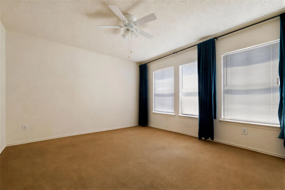Photo of 1347 Lakeside LOOP