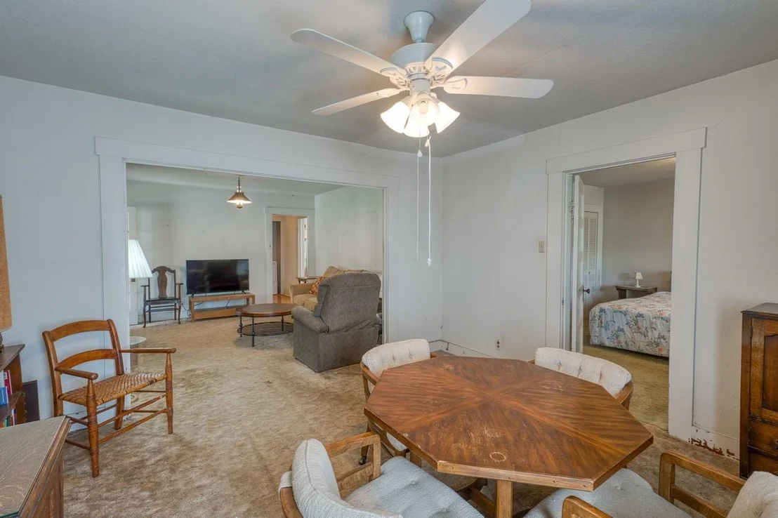Photo of 624 N US 281