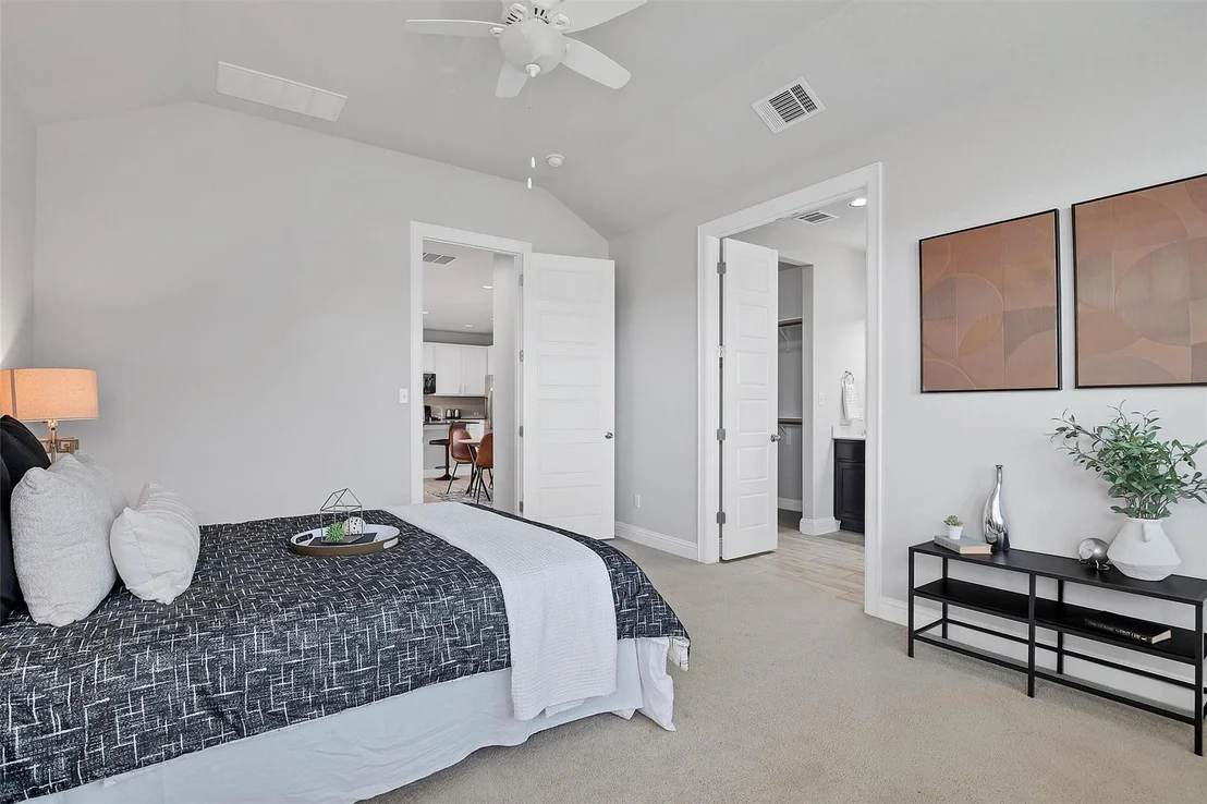 Photo of 2404 Burberry LN