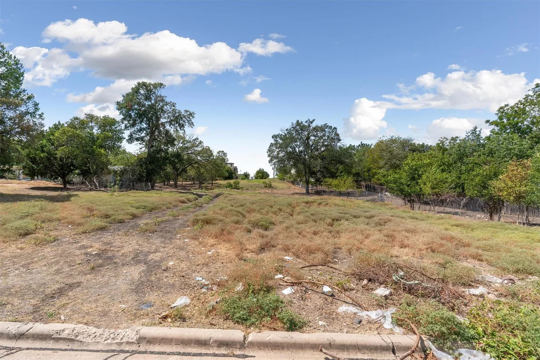 Photo of 2404 Thrasher LN