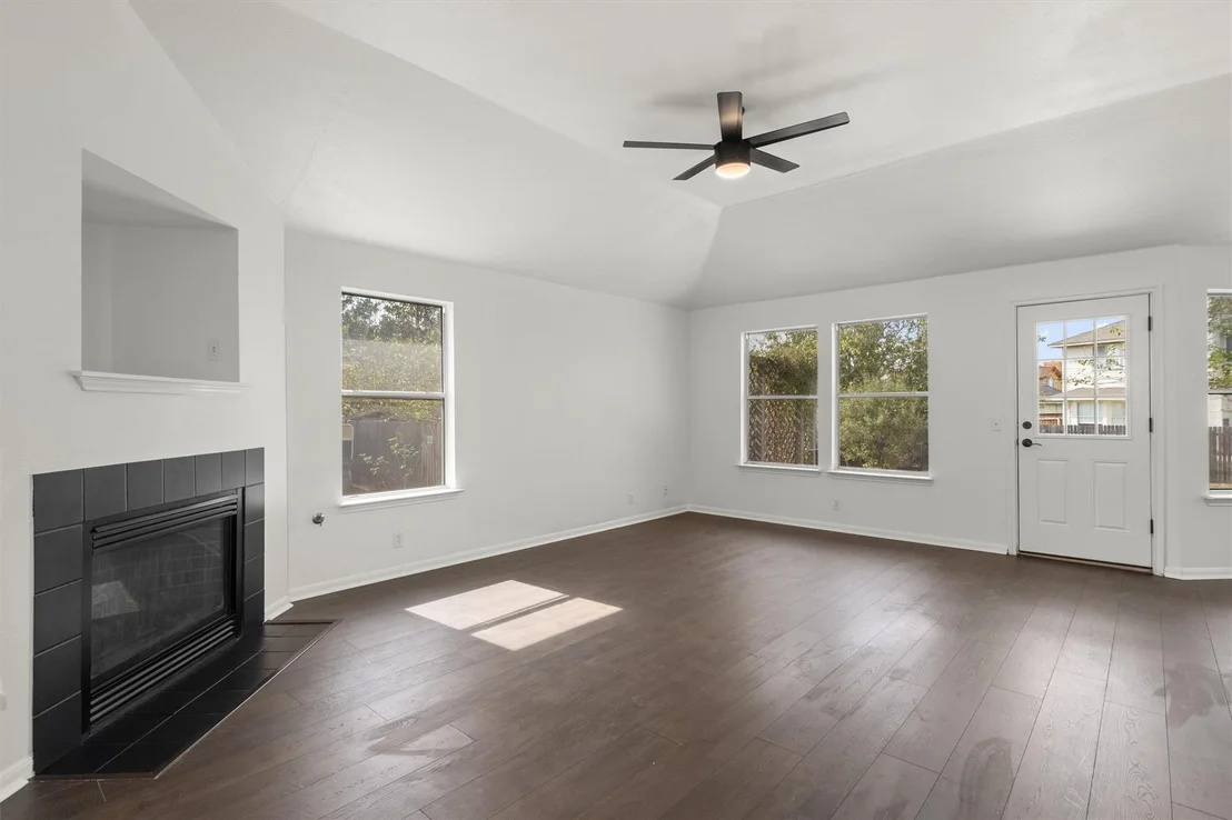Photo of 1820 Mason Creek BLVD