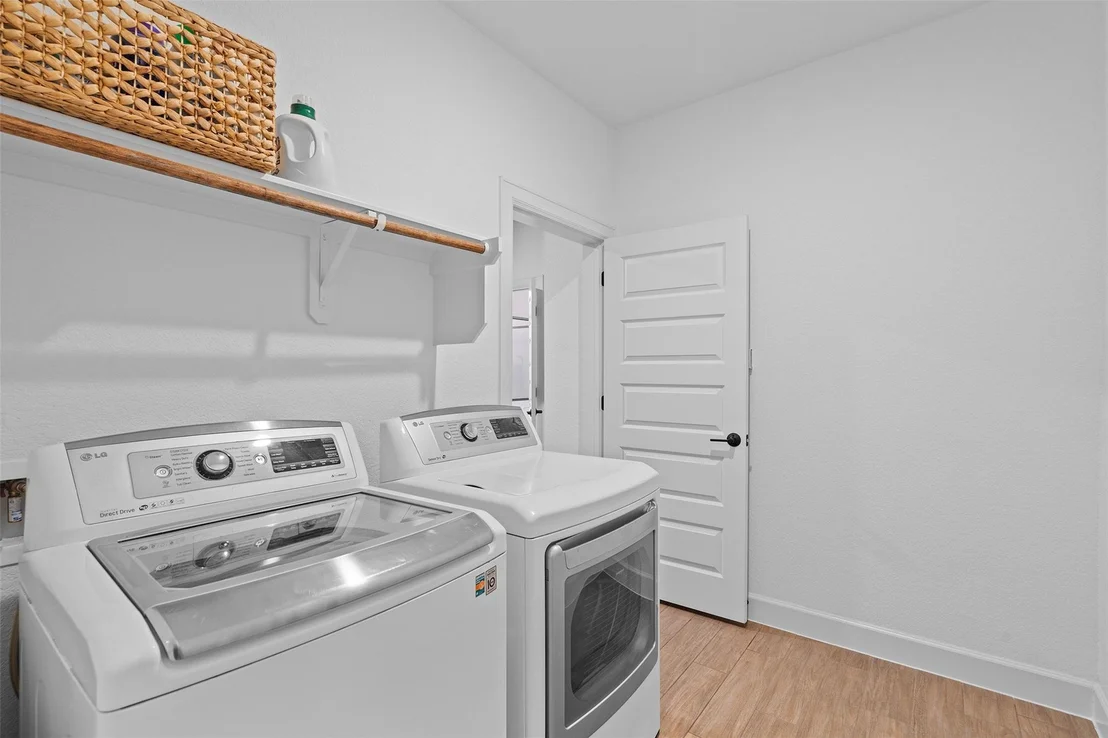 Photo of 8208 Silhouette ST