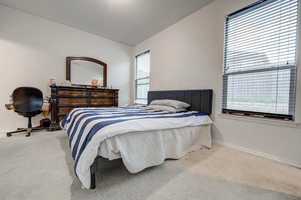 Photo of 900 Solitude DR