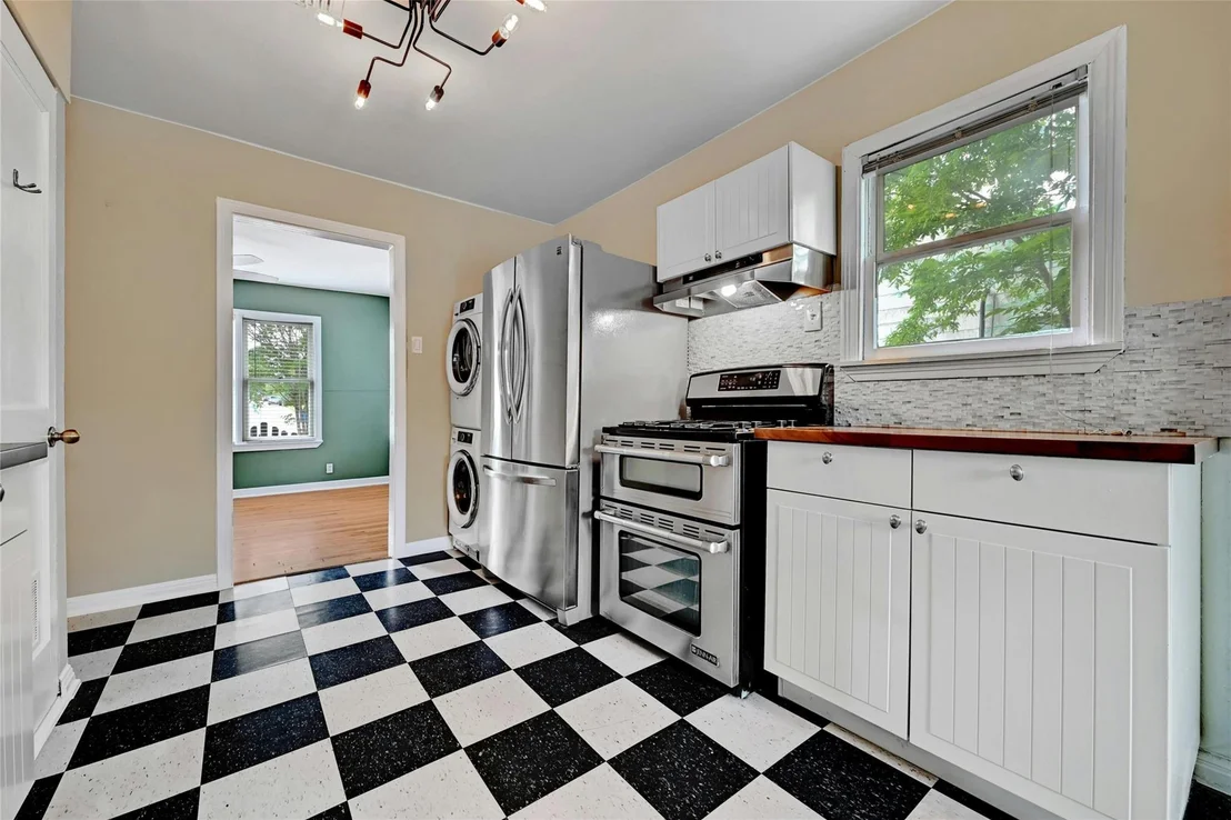 Photo of 5319 Harmon Ave