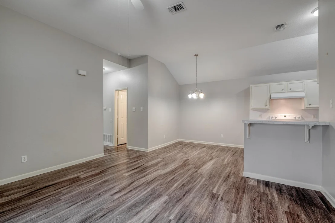Photo of 2155 Redwing WAY