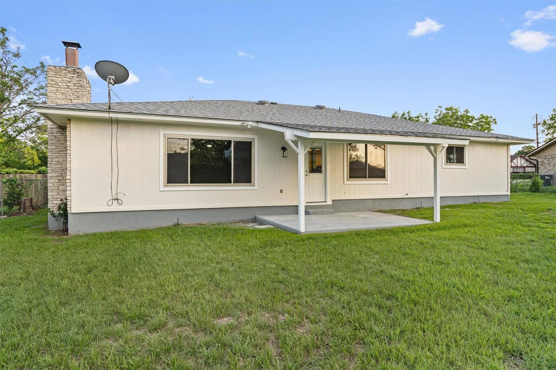 Photo of 110 Live Oak DR