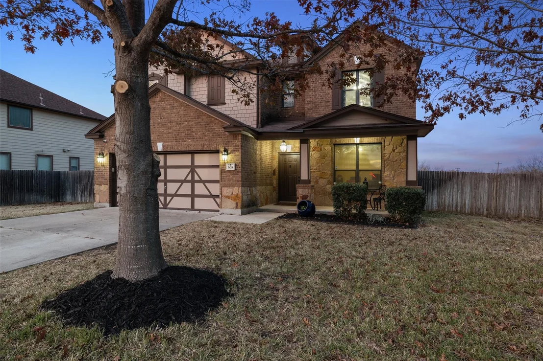 Photo of 605 Apricot DR