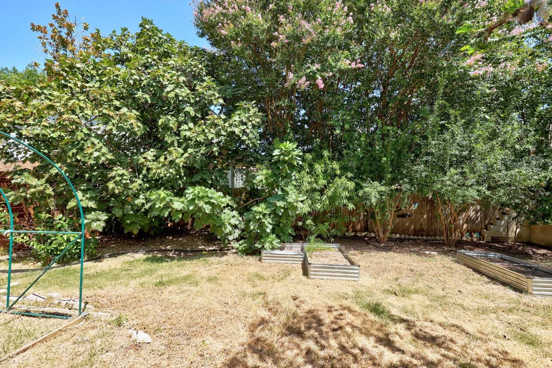 Photo of 10005 MOUNT RAINIER DR