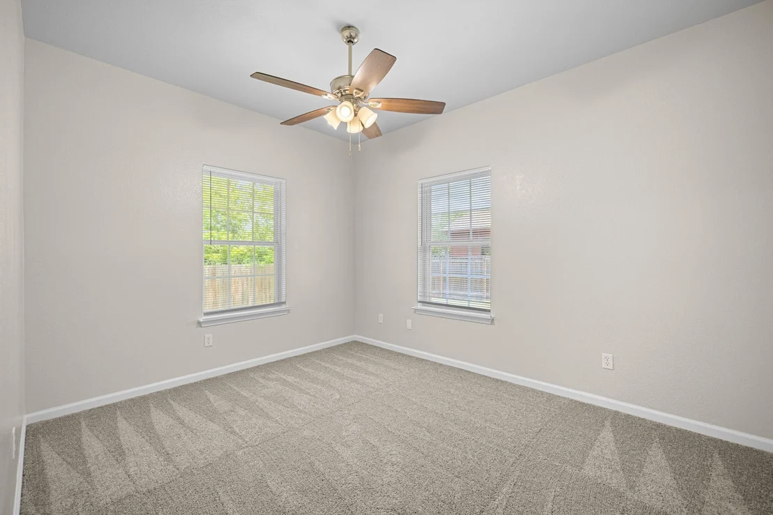 Photo of 837 Eagles WAY