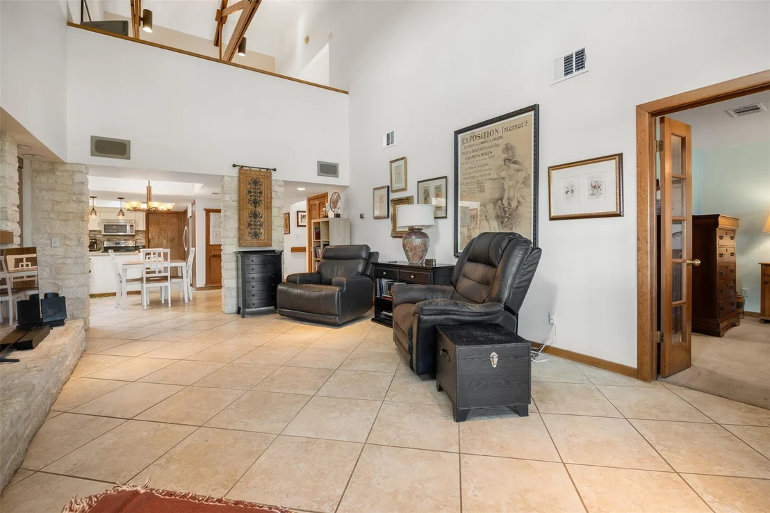 Photo of 116 W Eagle DR