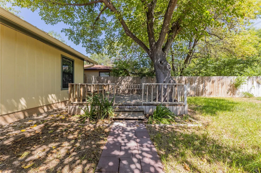 Photo of 1204 Barbara DR