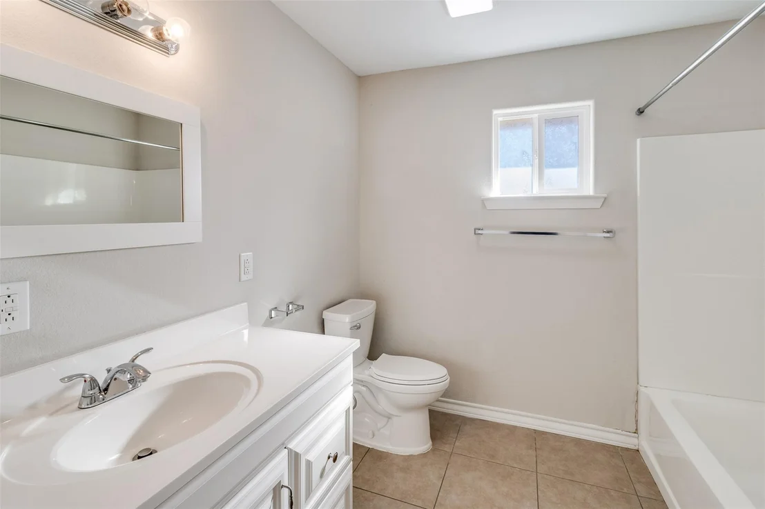 Photo of 126 Granite BLVD