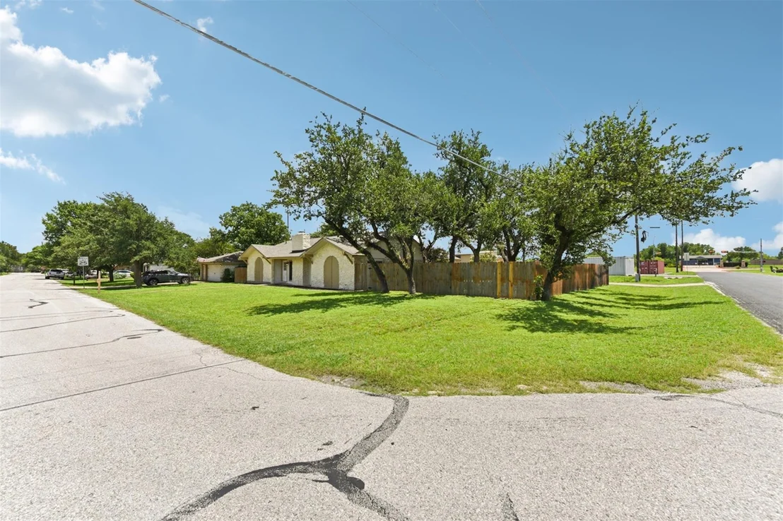 Photo of 8511 Slant Oak DR