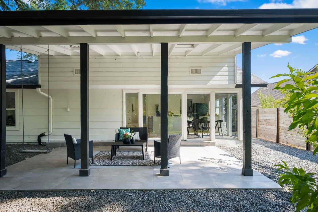 Photo of 1111 Quail Park DR