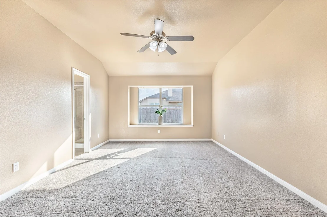 Photo of 606 W Libra DR
