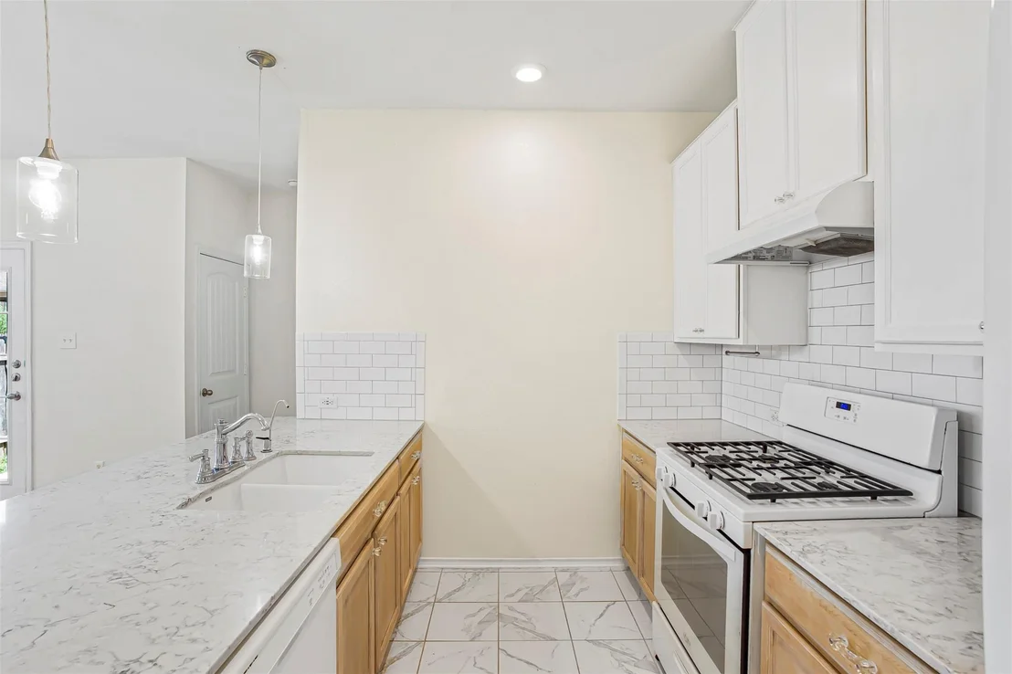 Photo of 128 Holstein ST