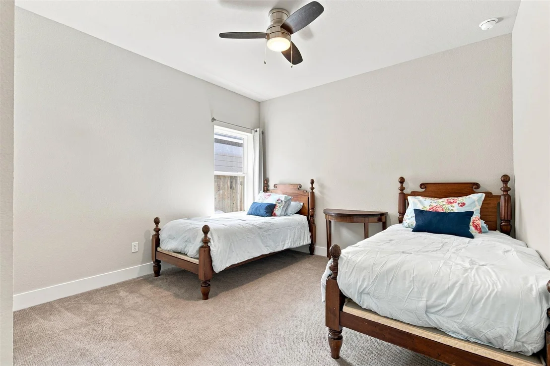 Photo of 208 Winding Hollow LN