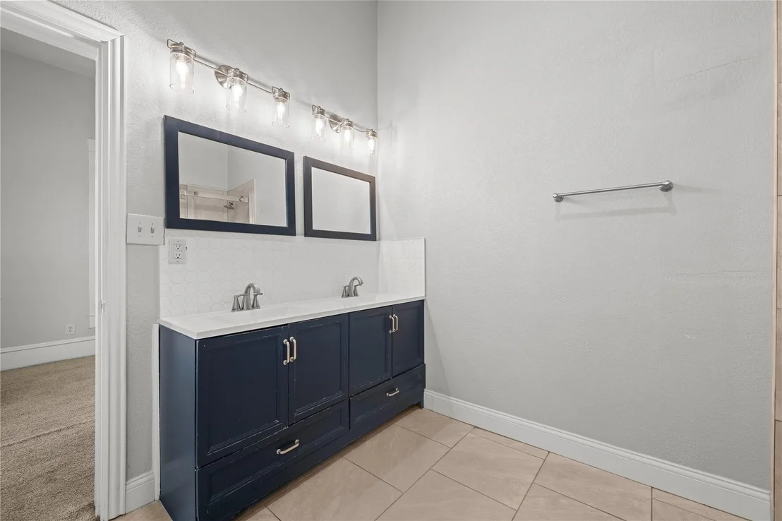 Photo of 803 N 3rd ST