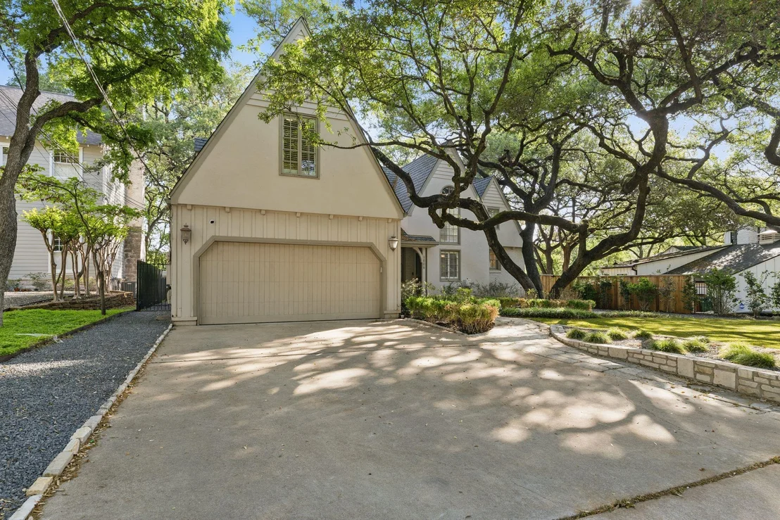 Photo of 1006 Gaston Ave