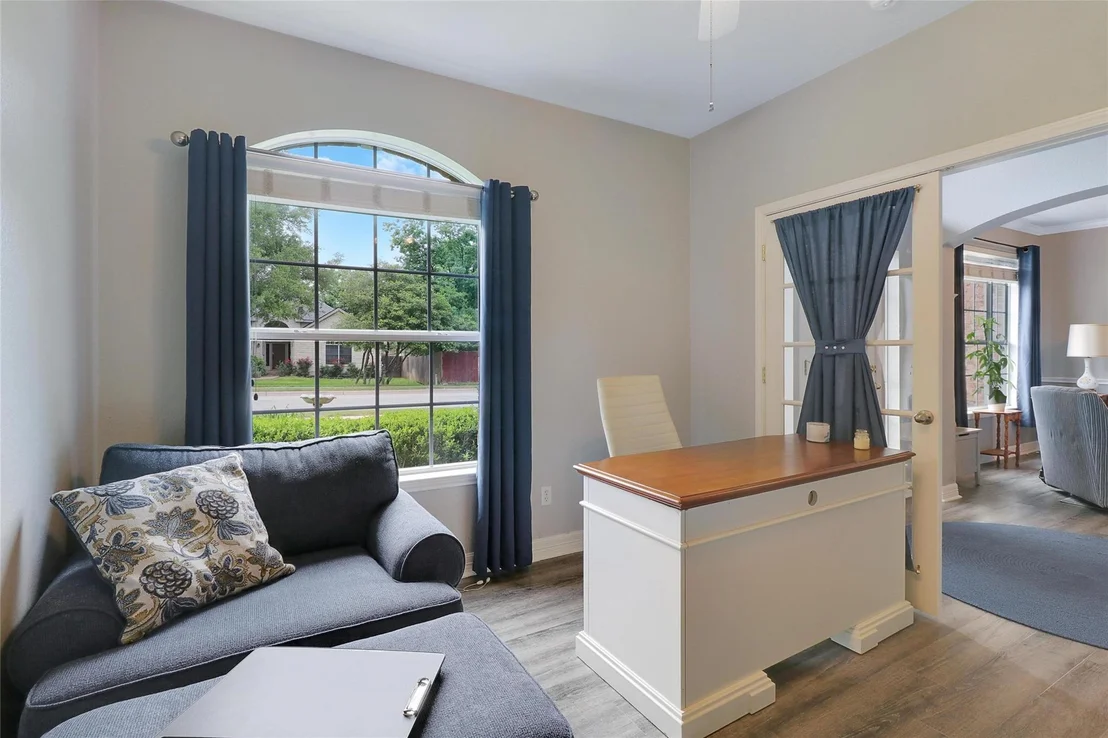 Photo of 1706 Clay LN