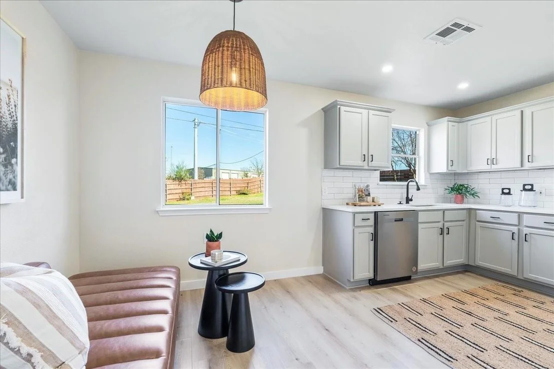 Photo of 606 Sheraton Ave
