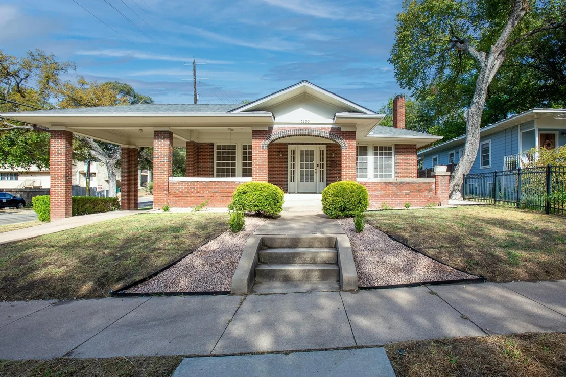 Photo of 3200 Harris Park Ave
