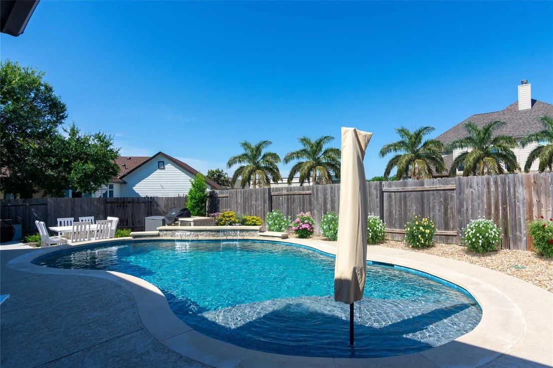 Photo of 121 Split Oak DR