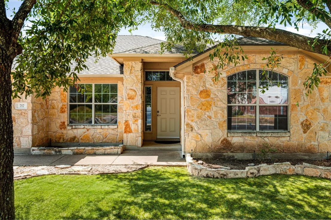 Photo of 717 Windsor Castle DR