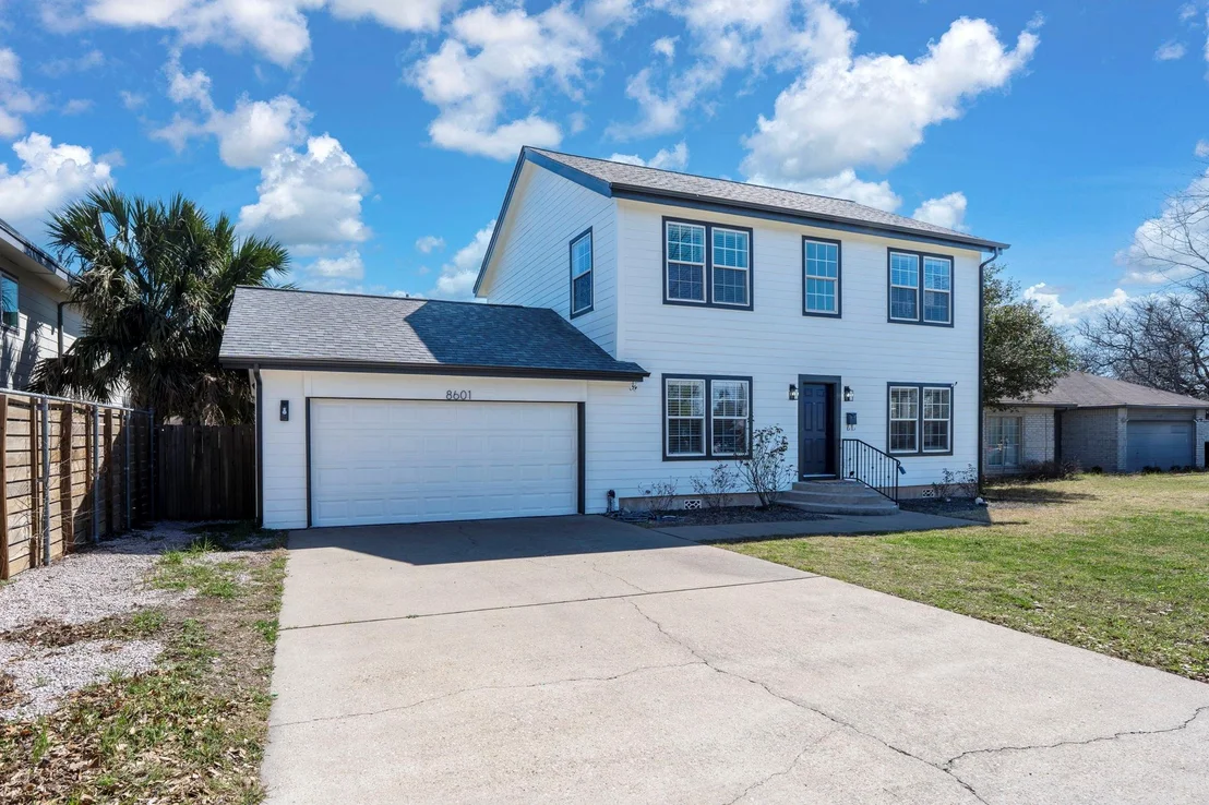 Photo of 8601 Putnam DR