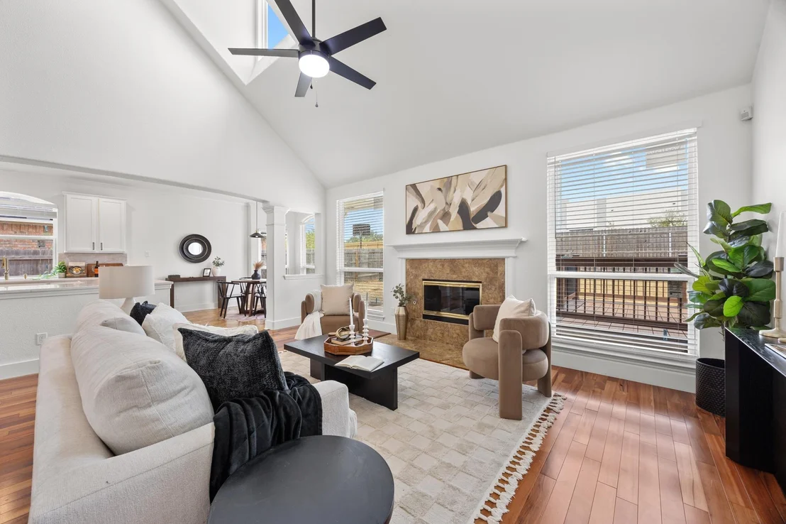 Photo of 1245 Lacey Oak LOOP