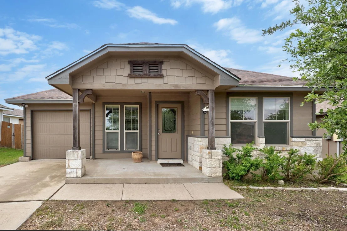 Photo of 621 Amber LN