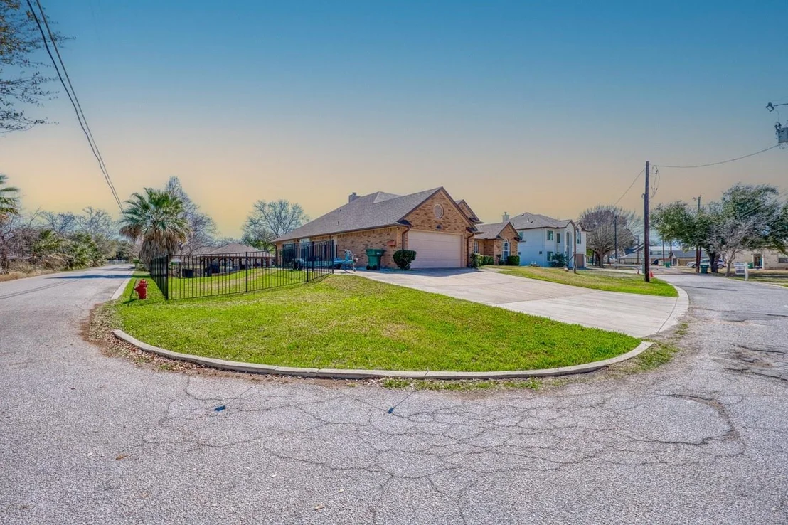 Photo of 1101 Impala DR