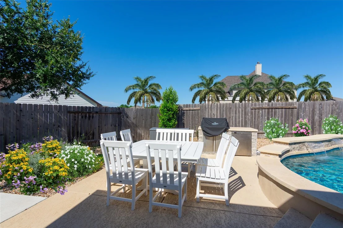 Photo of 121 Split Oak DR