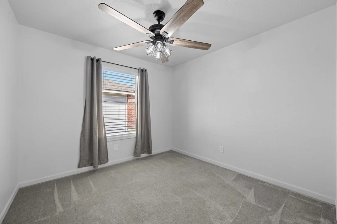 Photo of 121 McGugan LN