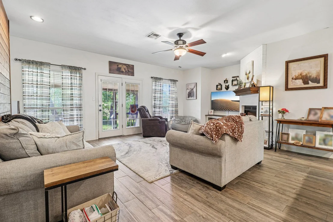 Photo of 241 Laura LN