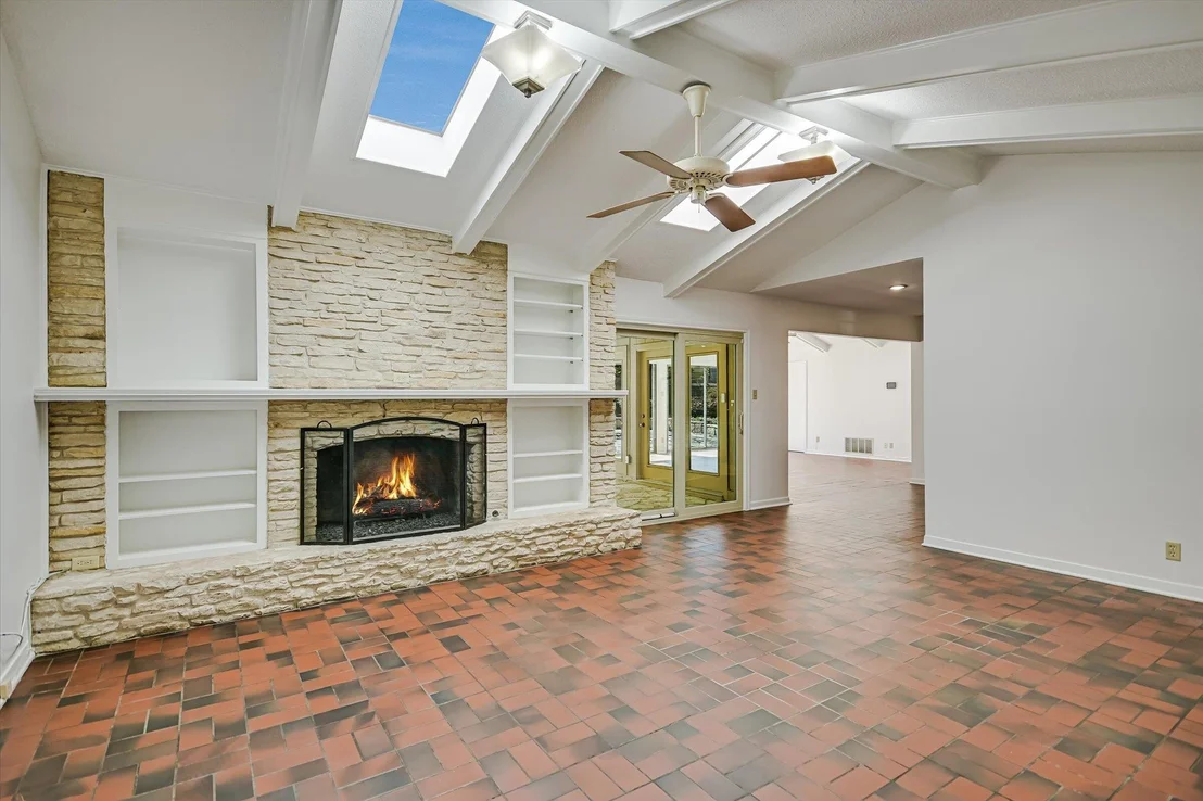 Photo of 4105 Far West BLVD