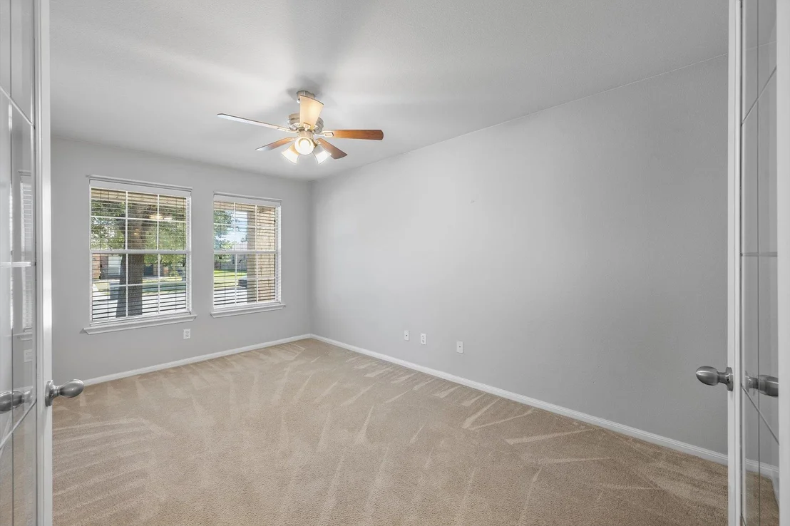 Photo of 411 Leo LN