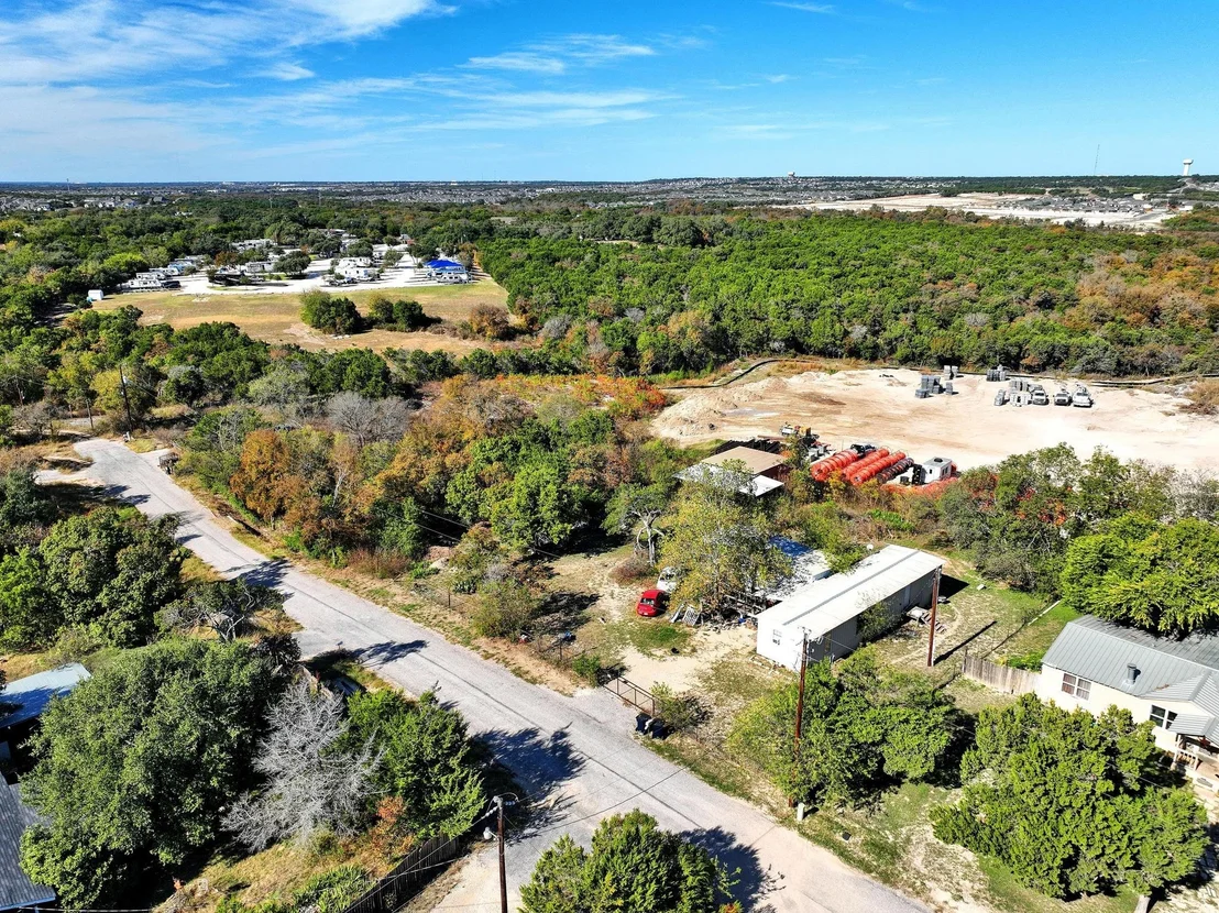 Photo of 240 Jennifer LN