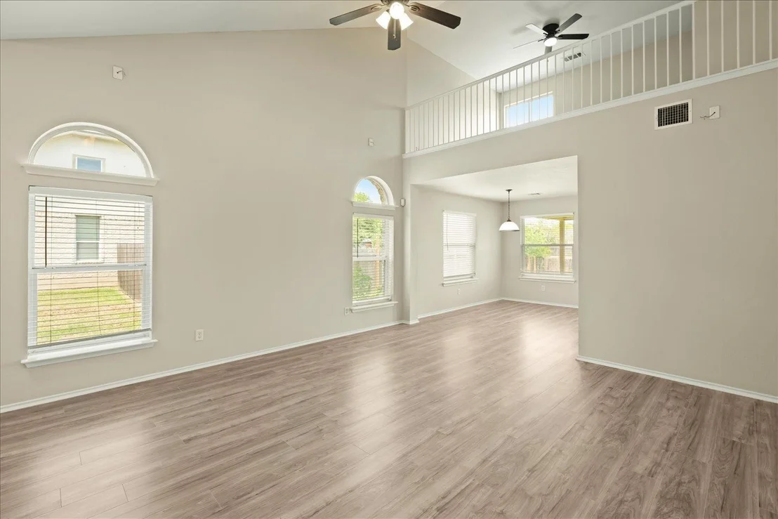 Photo of 15411 Ora LN