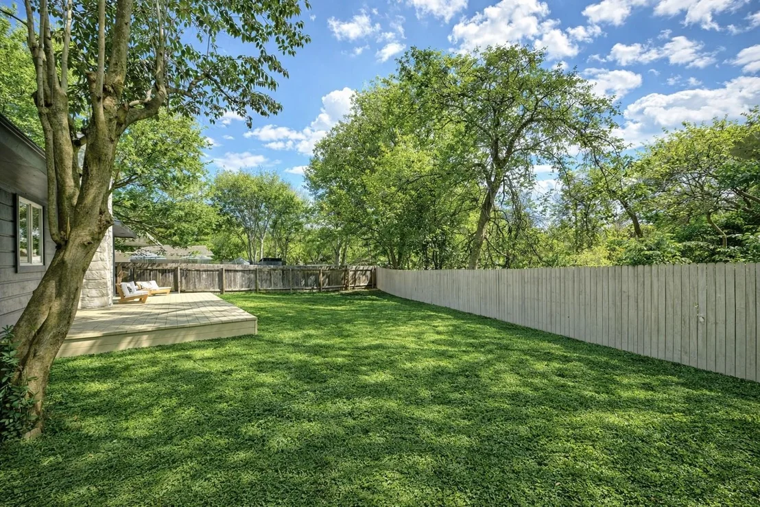 Photo of 9801 Oak Hollow DR