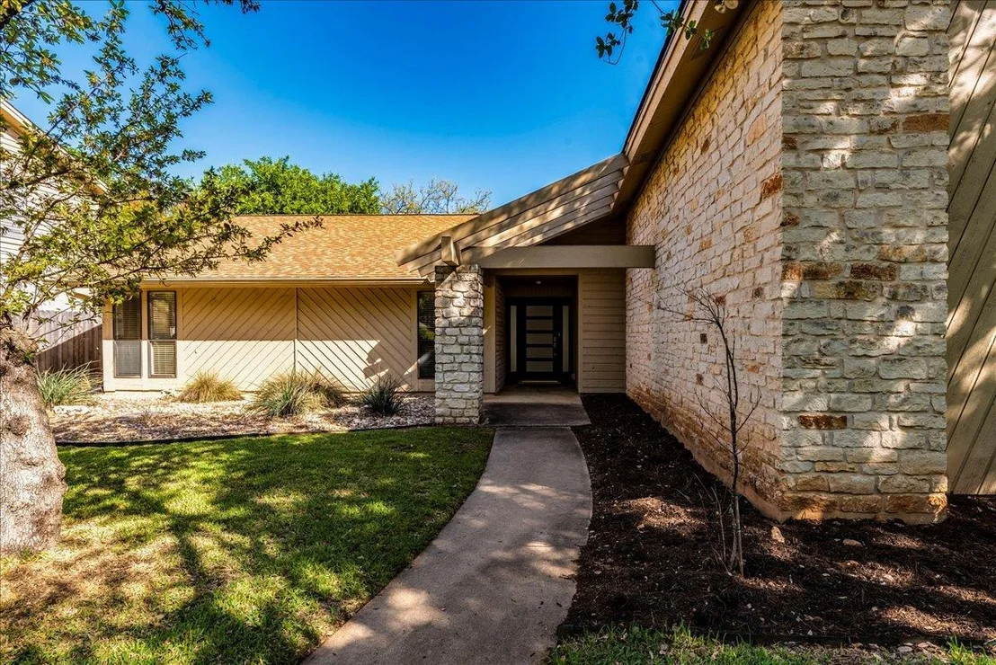 Photo of 7300 Tanbark CV