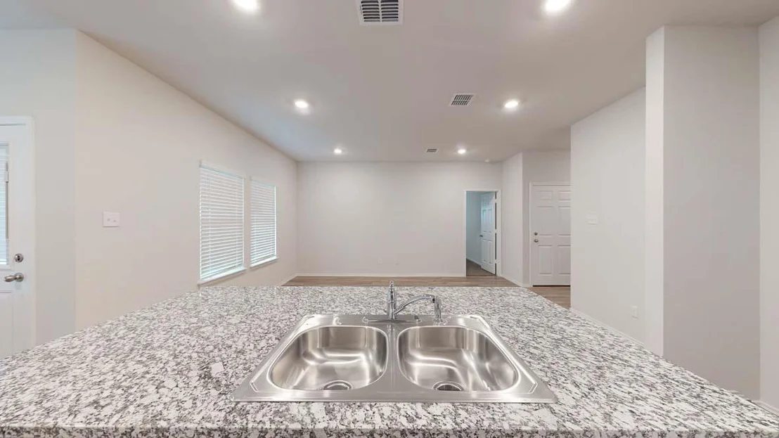 Photo of 553 Hector LOOP