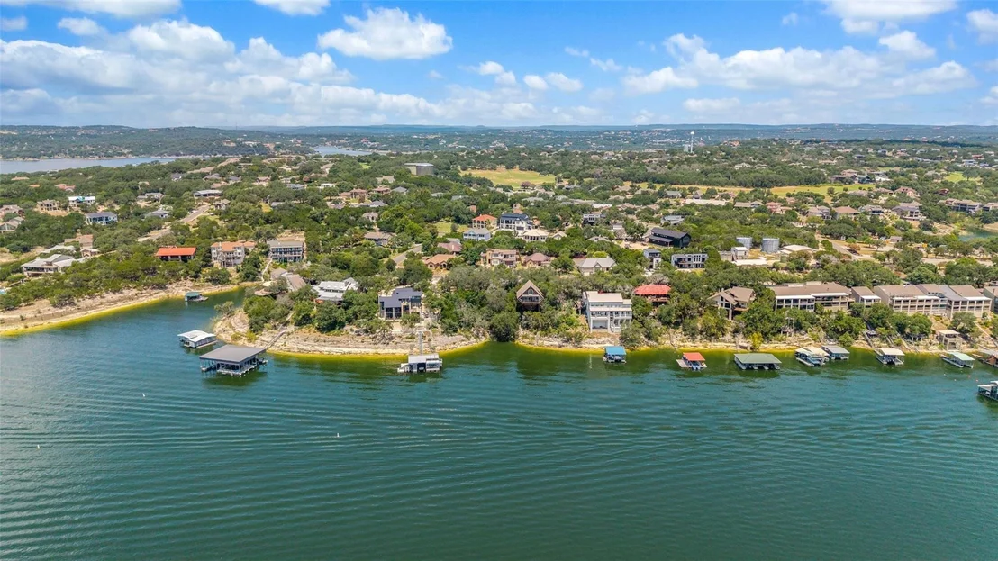 Photo of 18401 Lakepoint CIR
