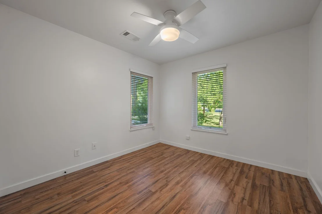 Photo of 3203 Dolphin DR