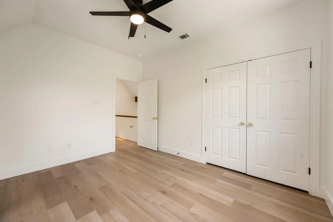 Photo of 1102 Twin Creek DR