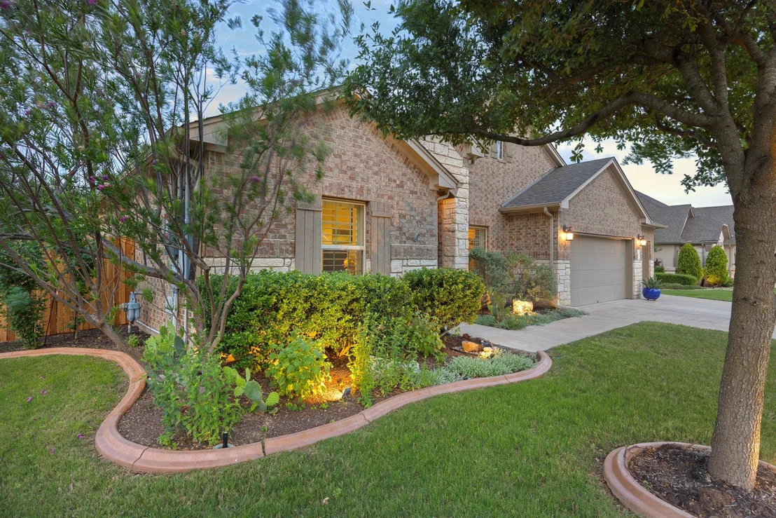 Photo of 202 Parkwest DR