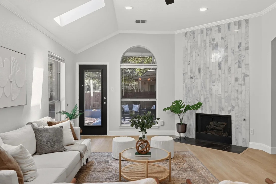 Photo of 13536 Anarosa LOOP