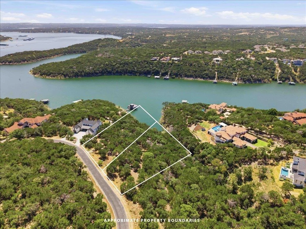 Photo of 18005 Breakwater DR