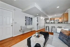 Photo of Unit 3 at 3009 Speedway