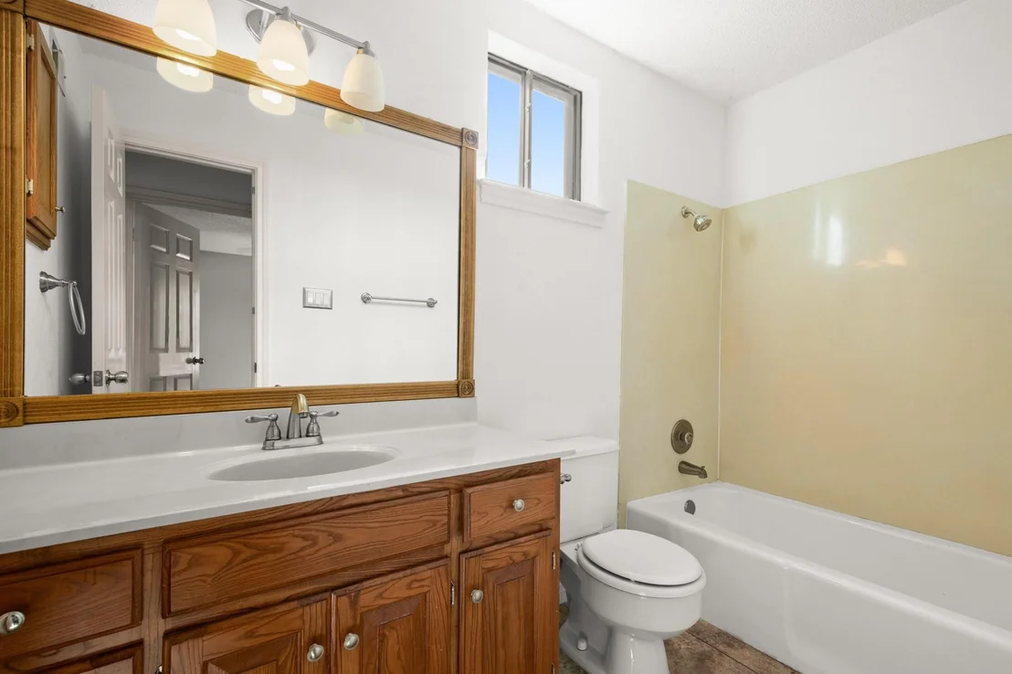 Photo of 1200 VAPOR DR